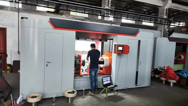 Máquina para plegado de extremos del fuelle