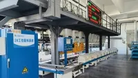 Sistema automático de pesaje de microingredientes con múltiples estaciones